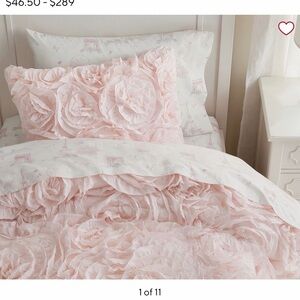 Pottery Barn Monique Lhuillier Rosette Quilt & Sham